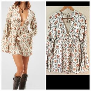 Whoworewhat Floral Print Women's Mini Dress